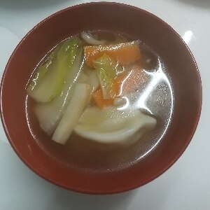 白菜と舞茸＋餃子のコンソメスープ